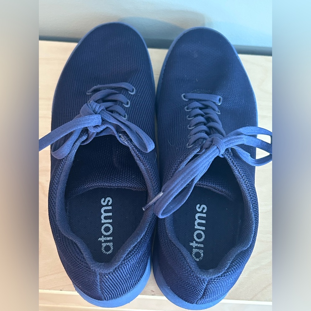 Atoms Navy Model 000‎ Sneakers
Size: M 8.25 W 9.75 - Picture 4 of 9